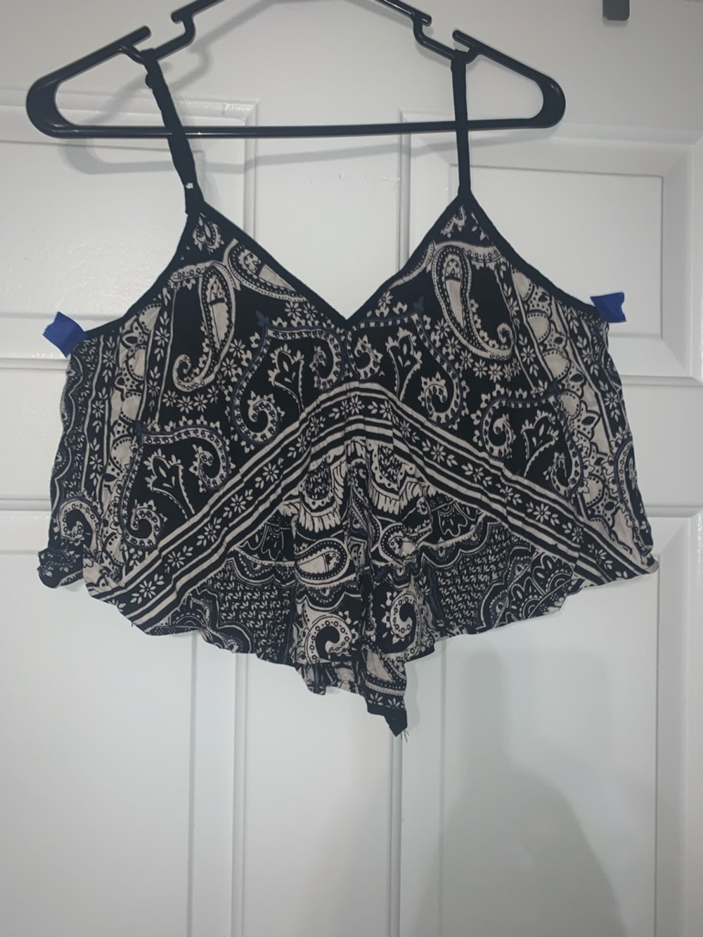 Angie Black and Cream Paisley Flowy Cropped Tank